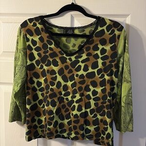 Chic Leopard Print V-Neck Blouse